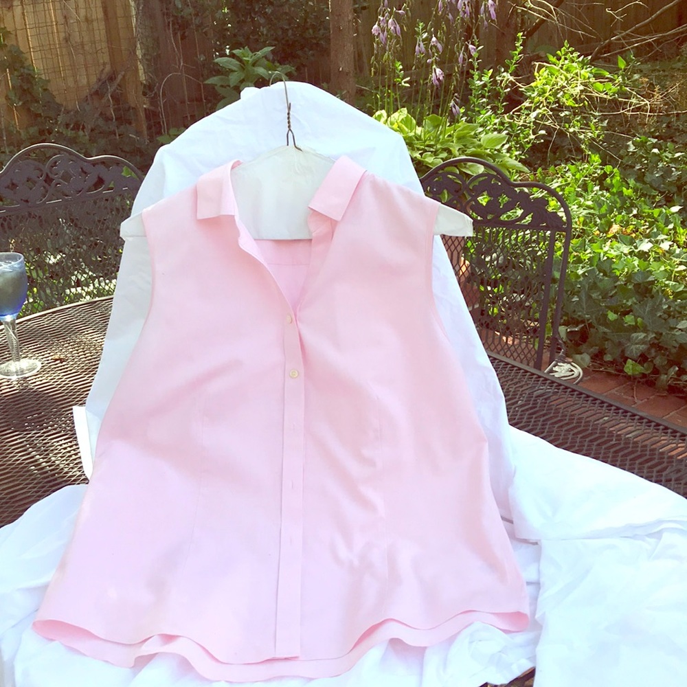 Ladies sleeveless blouse.